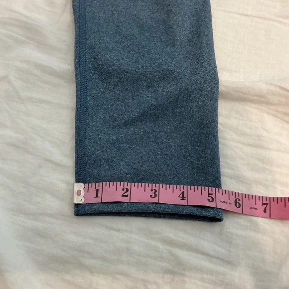 REI Co-Op Blue Crop Leggings Size Medium Stretch Active Yoga Pants Mid Rise - Picture 3 of 8